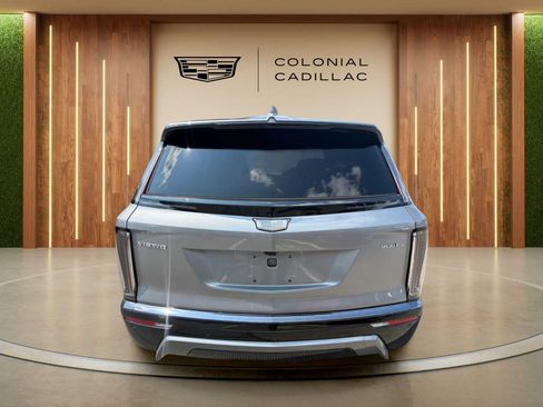 Certified 2026 Cadillac Vistiq Sport w/ LPO, Floor Liner Package AWD/4WD image 4