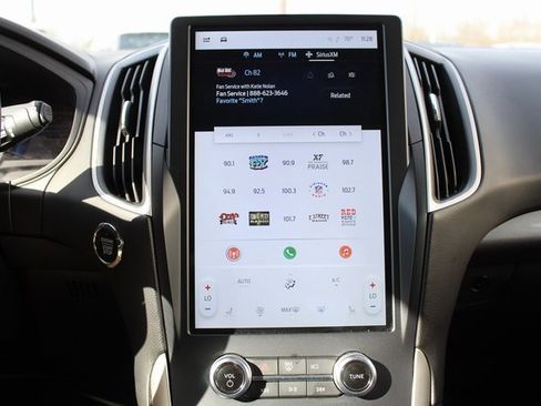 Used 2024 Ford Edge SEL image 25