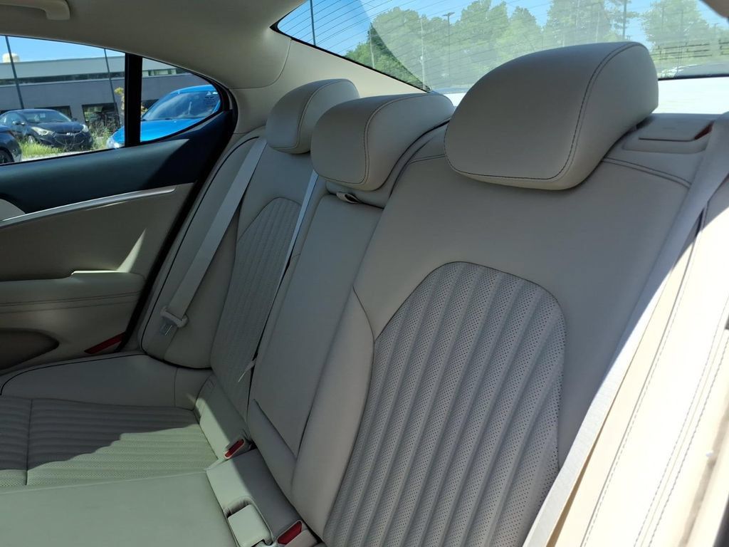 Used 2026 Genesis G70 2.5T Prestige RWD image 12