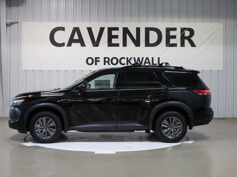 New 2025 Nissan Pathfinder SV image 4