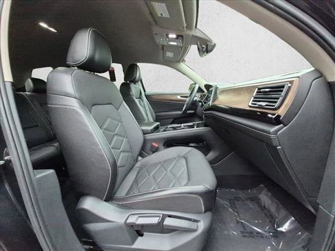 Used 2024 Volkswagen Atlas SE FWD image 21