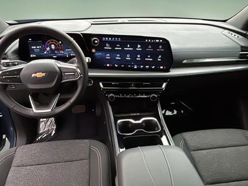 Used 2026 Chevrolet Traverse LT w/ Driver Confidence Package image 16