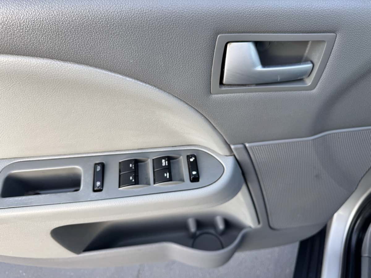 Used 2006 Ford Five Hundred SEL FWD image 36