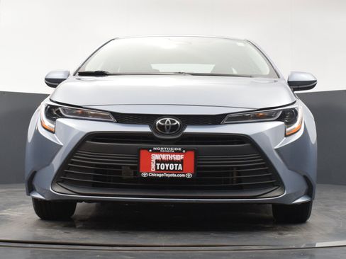 Used 2023 Toyota Corolla LE image 29