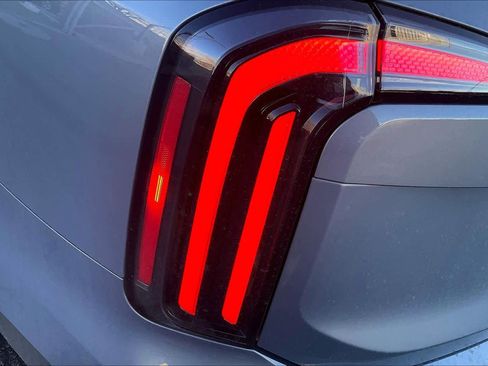 Used 2023 Kia Telluride SX image 28