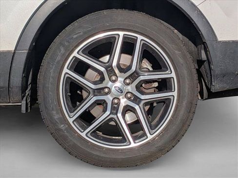 Used 2016 Ford Explorer Sport w/ Equipment Group 401A AWD/4WD image 9