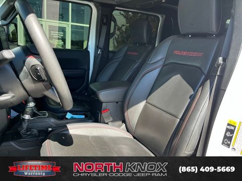 Used 2024 Jeep Gladiator Rubicon AWD/4WD image 6