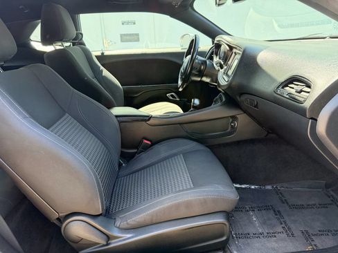 Used 2015 Dodge Challenger SXT RWD image 16