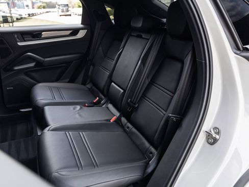 New 2026 Porsche Cayenne Coupe image 38