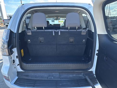 Used 2021 Lexus GX 460 Premium image 25