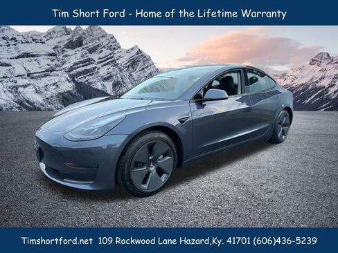 Used 2023 Tesla Model 3 Standard Range image 1
