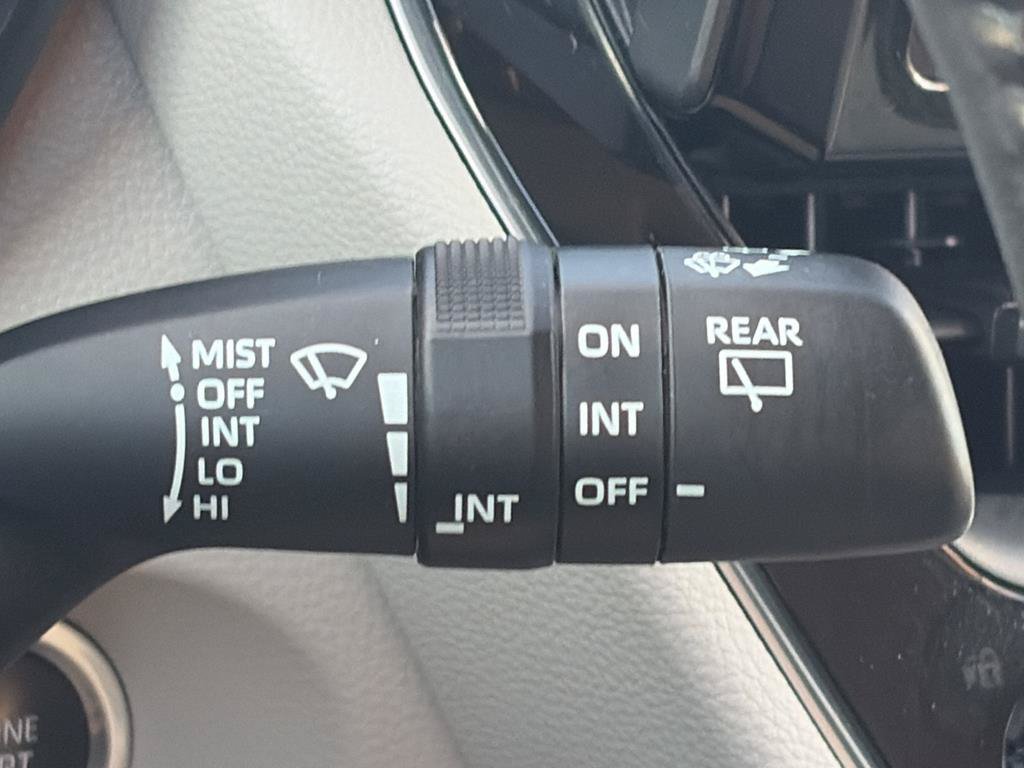 Used 2023 Toyota Corolla Cross LE AWD/4WD image 11