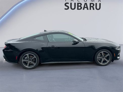 Used 2025 Ford Mustang Premium image 6