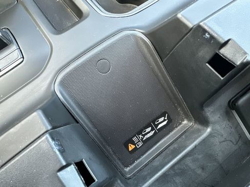 Used 2023 GMC Sierra 1500 Denali Ultimate image 32