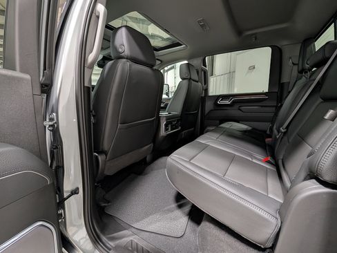 Used 2026 GMC Sierra 3500 Denali w/ Denali Reserve Package image 18