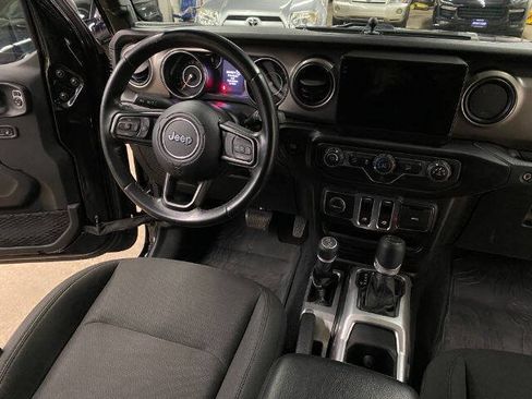 Used 2020 Jeep Wrangler Sport AWD/4WD image 16