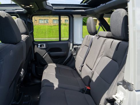 Used 2023 Jeep Wrangler Unlimited w/ Sun & Screen Package AWD/4WD image 30
