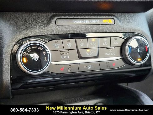 Used 2022 Ford Escape SE w/ Cold Weather Package image 21