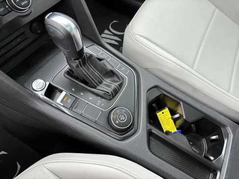 Used 2021 Volkswagen Tiguan SEL image 24