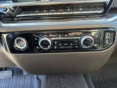 Used 2023 GMC Sierra 1500 SLE image 17