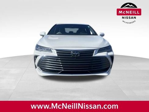 Used 2019 Toyota Avalon Limited w/ Advanced Safety Package image 2