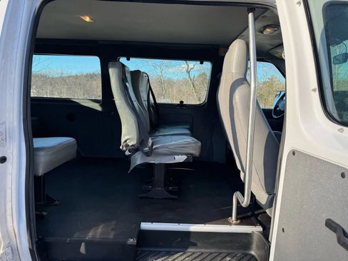 Used 2014 Ford E-250 and Econoline 250 w/ Power Group RWD image 12