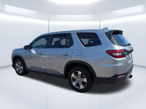 Used 2023 Honda Pilot EX-L image 6