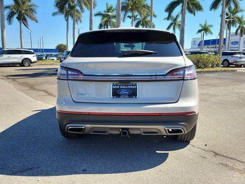 Certified 2022 Lincoln Nautilus Reserve w/ Equipment Group 202A image 5