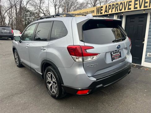 Used 2019 Subaru Forester Premium w/ All-Weather Package image 4