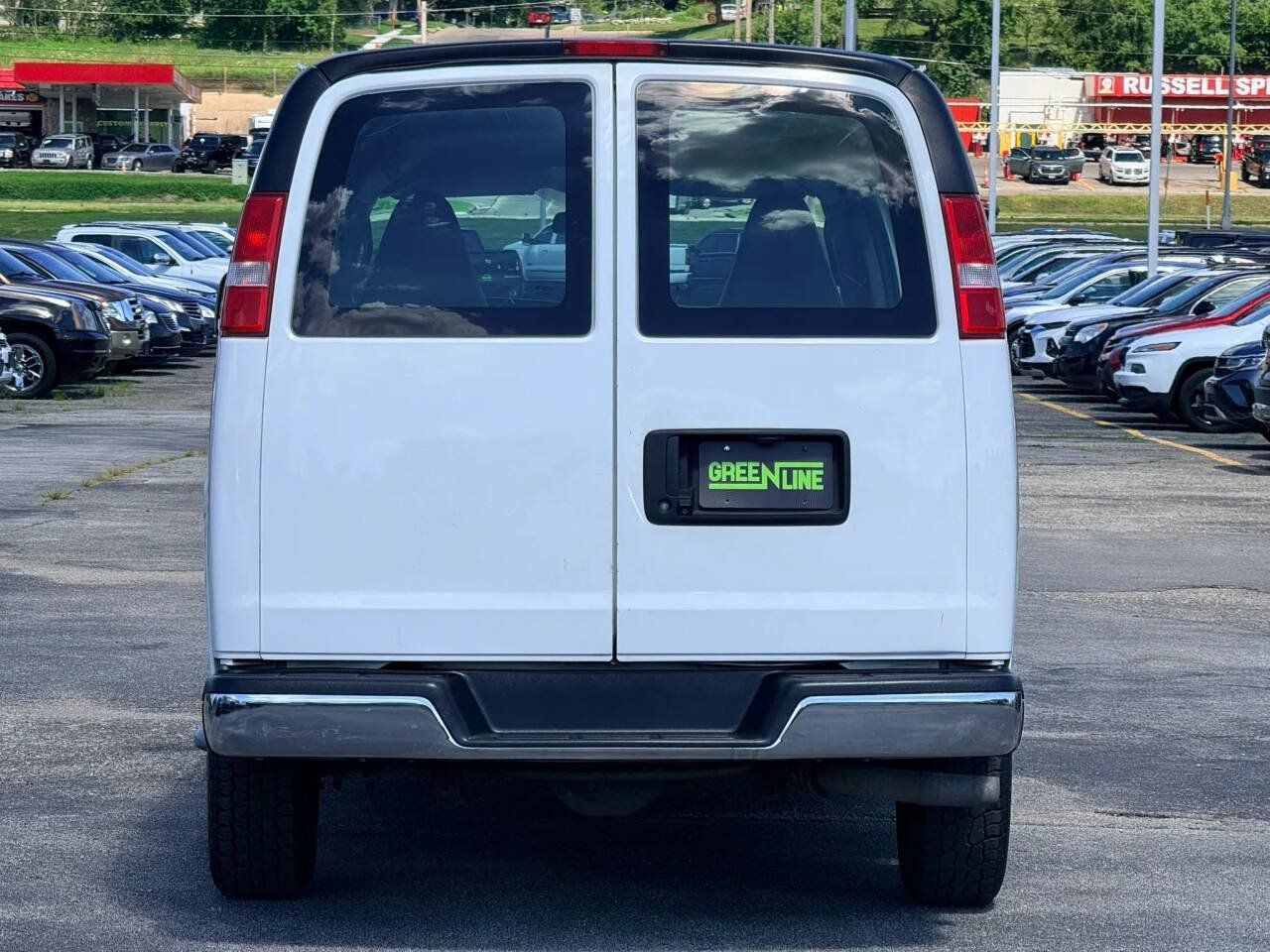 Used 2018 Chevrolet Express 2500 w/ Driver Convenience Package RWD image 4