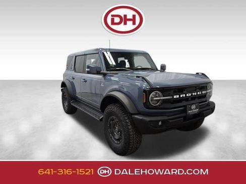 New 2025 Ford Bronco Outer Banks w/ Sasquatch Package image 1