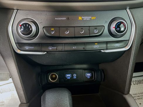 Used 2020 Hyundai Santa Fe SE w/ Cargo Package FWD image 15