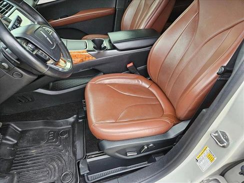 Used 2020 Lincoln Nautilus Reserve w/ Equipment Group 201A image 16