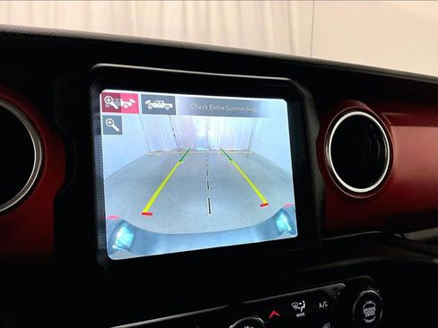 Used 2020 Jeep Gladiator Rubicon w/ Uconnect 4C Nav & Sound Group AWD/4WD image 15