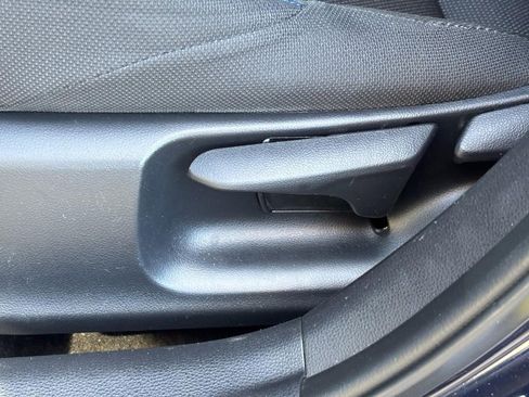 Used 2022 Toyota Corolla SE image 32