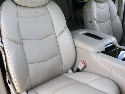 Used 2019 Cadillac Escalade Premium Luxury AWD/4WD image 24