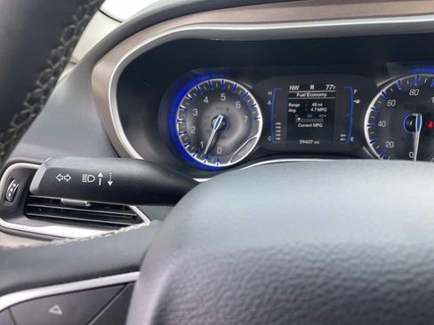 Used 2023 Chrysler Voyager LX FWD image 30