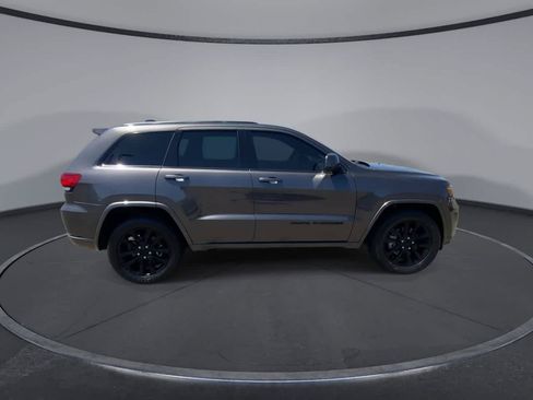 Used 2021 Jeep Grand Cherokee Laredo X AWD/4WD image 9