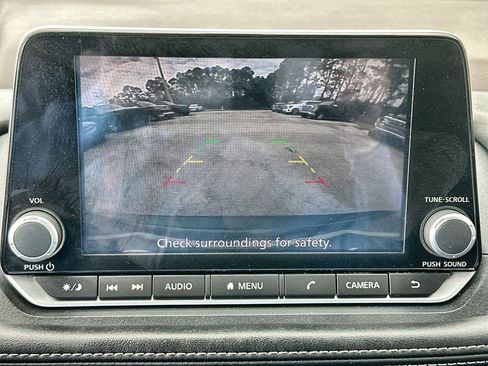 Used 2023 Nissan Rogue S image 14