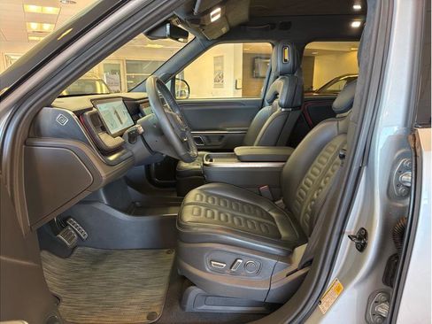Used 2024 Rivian R1S Adventure image 10