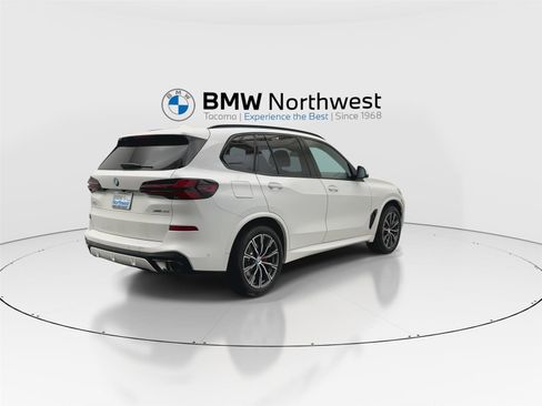 New 2026 BMW X5 xDrive40i w/ Executive Package image 3