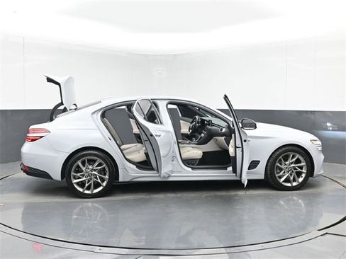 Used 2022 Genesis G70 2.0T image 53