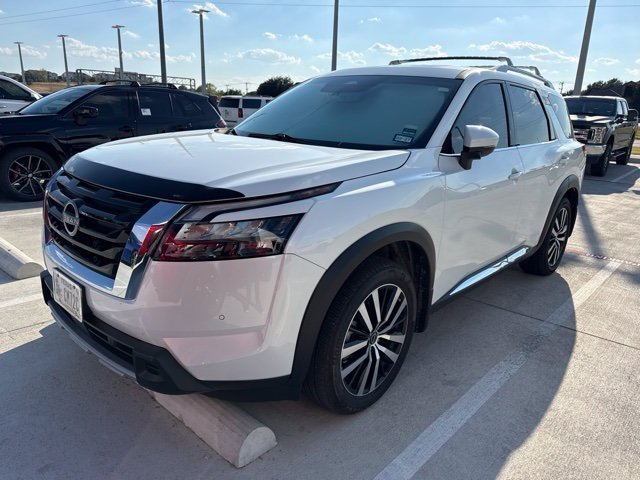Used 2025 Nissan Pathfinder Platinum w/ Cargo Package FWD image 2