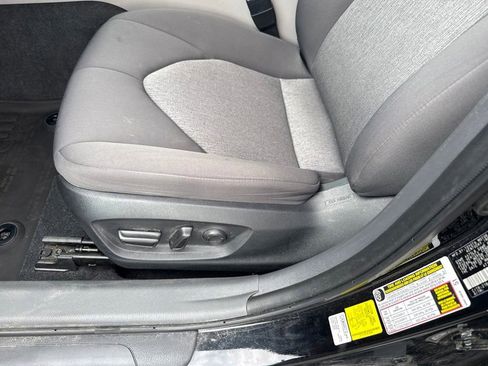 Used 2023 Toyota Camry LE FWD image 18