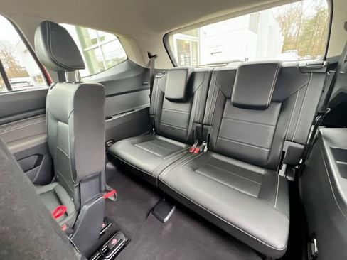 Certified 2022 Volkswagen Atlas SE w/ Black Wheel Package image 22