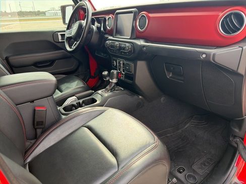 Used 2022 Jeep Gladiator Rubicon w/ Cold Weather Group image 21