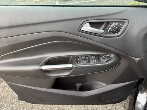 Used 2017 Ford Escape Titanium AWD/4WD image 19