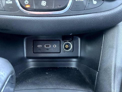 Used 2022 Chevrolet Equinox LT AWD/4WD image 13