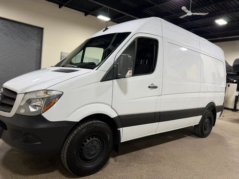Used 2018 Mercedes-Benz Sprinter 2500 image 10