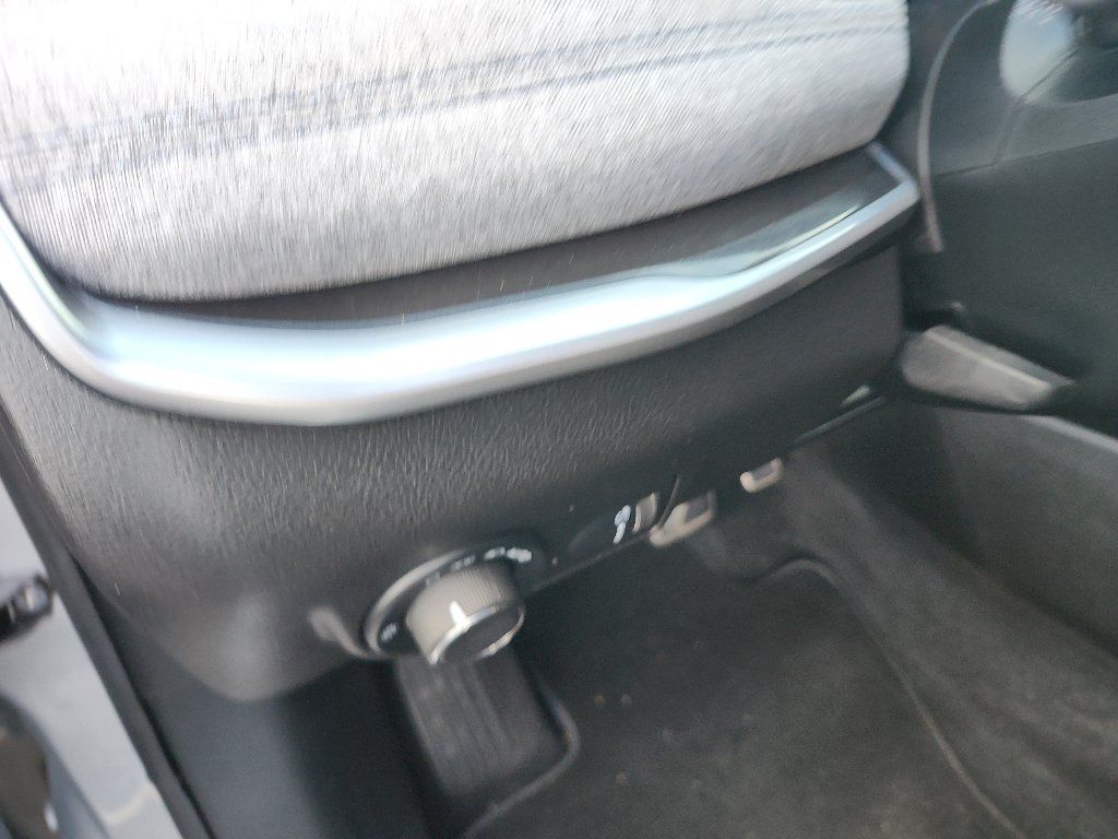 Used 2025 Jeep Compass Sport AWD/4WD image 19